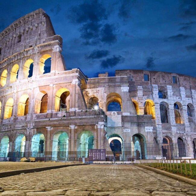 rome-colosseum-at-dusk