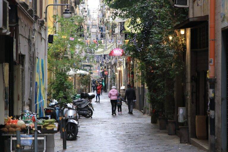 Naples Street | Southern Italy Itinerary